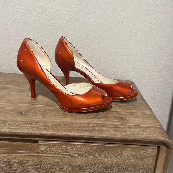 VA SPIGA pumps, gently used, 2 in hills, orange patent leather, design in Italy - Picture 5 of 8